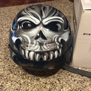 Skull Design Motorcycle Helmet - Black and Gray